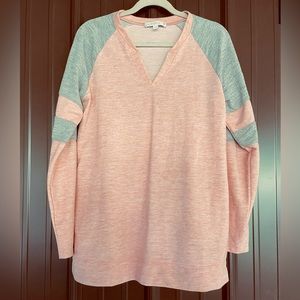 Suzanne Betro Weekend Womens Pullover Sweatshirt Gray/Coral Color Block